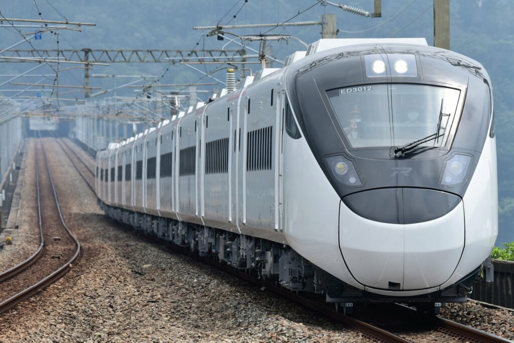 新自強號-台鐵EMU3000